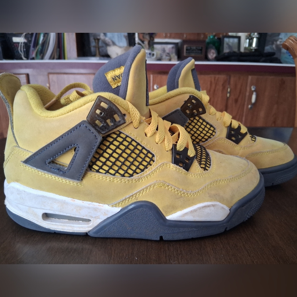 Size 4Y (GS) - Jordan 4 Retro Mid Lightning - Yellow